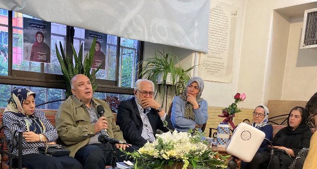 به باور شهلا لاهیجی در ایران پدرسالاری داریم و نه مردسالاری. در نظام سنت پدرسالاری خشونت نهادینه به بهانه حمایت، مدام به زنان «نه» می‌گوید. جهان حمایتی پدرسالارانه در نظام مردسالاری به خشونت عریان تبدیل می‌شود و حتی به برابری و برادری و نه خواهری. شهلا به مردسالاری مدرن نقد داشت و زنان ما را به نمونه‌های تاریخی خودشان رجوع می‌داد. اعتمادبه‌نفسی بالا داشت و برای خود قلمروی قائل بود و البته قلمروش مایه دلگرمی و مآمن و پناهگاه ما بود.
