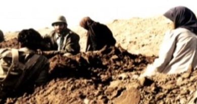 مهگان فرهنگ:حتی پس از بازگشت اسرا از جنگ ، همچنان زنانی هستند که منتظر بازگشت رفته هایشان هستند. زنان هیچ گاه با جنگ ها غریبه نبوده اند. چه به عنوان مادرانی که فرزندانشان را رهسپار جنگ کرده اند و ممکن است آن ها را از دست بدهند. همسرانی که با همسر خود خداحافظی کرده اند. زنانی که در مناطق مرزی کشور کشته شدند و یا مورد تعرض قرار گرفتند که همیشه بنا به مصلحت اجتماع و شرایط اجتماعی در این باره کمتر صحبت شده. زنان  پزشک، پرستار، امدادگران پزشکی و داوطلبانی که همه در مصیبتی به‌نام جنگ سهیم بودند، حتی نگاه نویسندگان زن و هنرمندان ازجنگ و مصیبت های آن از جنگ به روایت زنانه می تواند بسیار متفاوت  باشد.