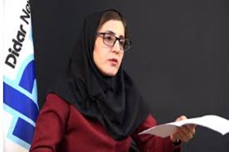 پزشکی شدن بیش از همه بدن زنانه را هدف قرار داده است. تمایل پزشکی به پاتولوژیزه کردن رویدادهای طبیعی زندگی تا حالات طبیعی بدن زنان جلوه بارزی از پزشکی شدن بدن زنانه است. حالا نه تنها علایم پیش از قاعدگی، بارداری، زایمان و یائسگی بلکه پستان کوچک، لابیا مینور بلند، فقدان بکارت، تغییرات پیری و عدم مطابقت با استانداردهای نوظهور زیبایی همه بیماری تلقی می شوند و به مثابه یک پاتولوژی با آنها برخورد می شود. با تمایل پزشکی به بیمارانگاری زنان و برساخت آنها به عنوان موجودیت ضعیفی که همواره نیازمند مراقبت و درمان است،  درعصر مدرن، اساساً زن بودن یک بیماری است.